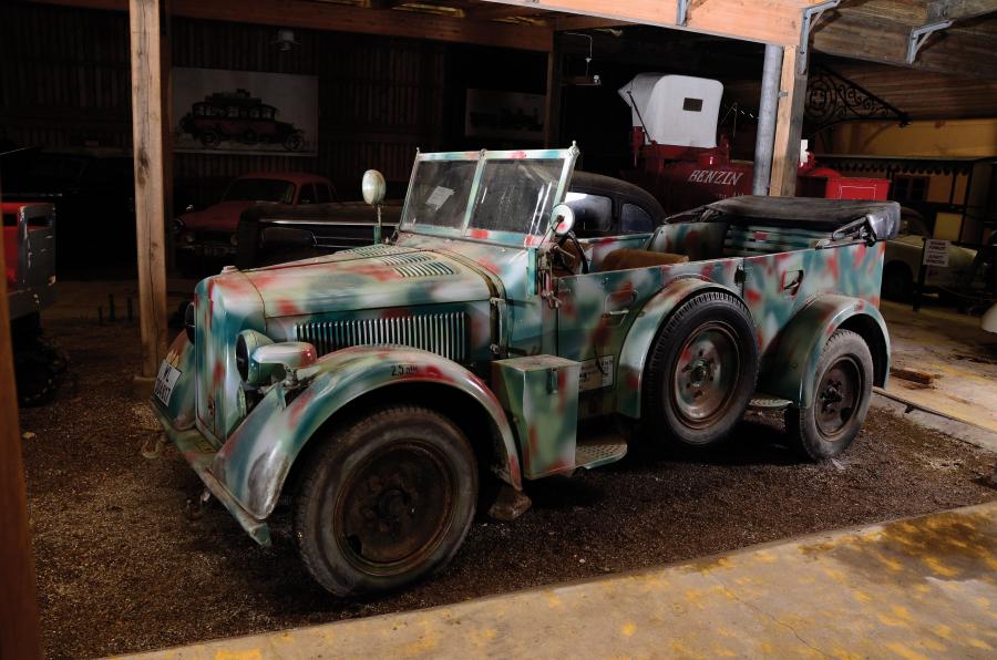  Horch Command & Control Vehicle (Kfz.15) 1940 года  (фото 2 из 6)